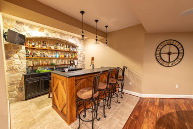 Example of a mountain style seated home bar design in Philadelphia