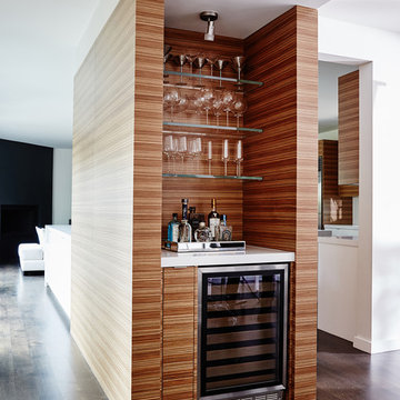 Contemporary Warmth: Highland Park Residence