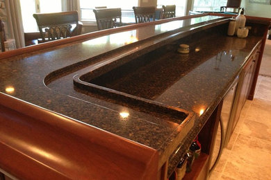 Example of a home bar design in Detroit