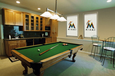 Example of a minimalist home bar design in Miami