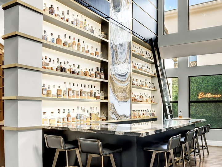 U-Shape - Contemporary Home Bar