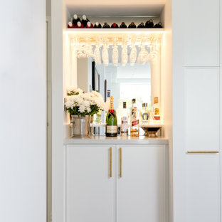 Contemporary home bar in Sydney.