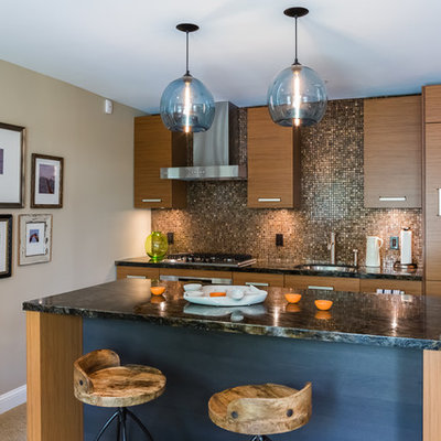 Example of a trendy home bar design in San Francisco