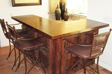 Example of a small southwest home bar design in Los Angeles