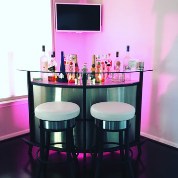 Home bar/lounge