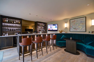 Свежая идея для дизайна: домашний бар в скандинавском стиле - отличное фото интерьера