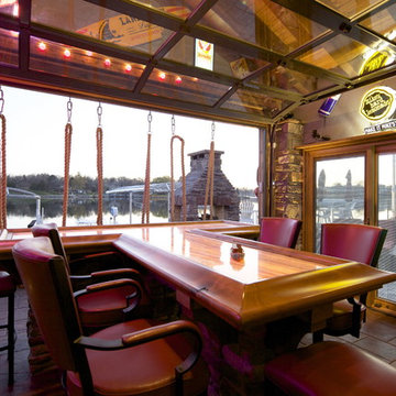 Lakeside Boathouse Bar