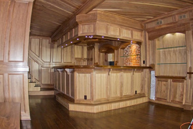Example of a mountain style home bar design in Wilmington
