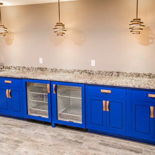 75+ Hausbars mit Kassettenfronten und Keramikboden Ideen & Bilder