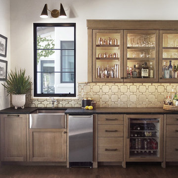 Modern Spanish Estate - Bar www.hryanstudio.com