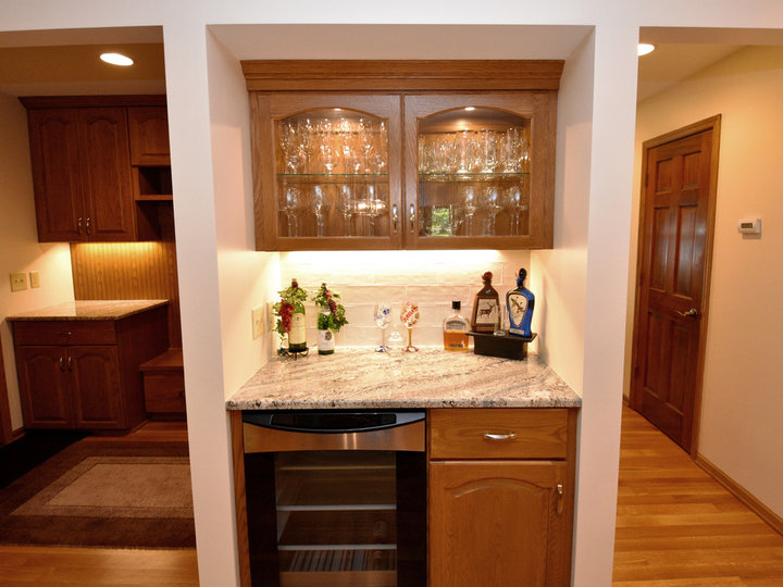 Traditional Home Bar
