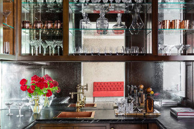 Example of a classic home bar design in Houston