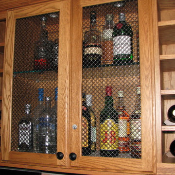 Wine & liquor cabinet