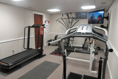 Example of a classic home gym design in Other