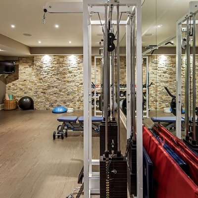 Trendy home gym photo in Toronto