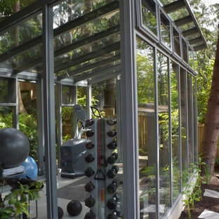 Multifunktionaler, Mittelgroßer Moderner Fitnessraum in Vancouver