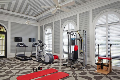 Home gym - home gym idea in Miami