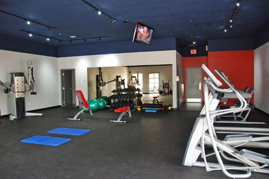 Example of a trendy home gym design in Phoenix