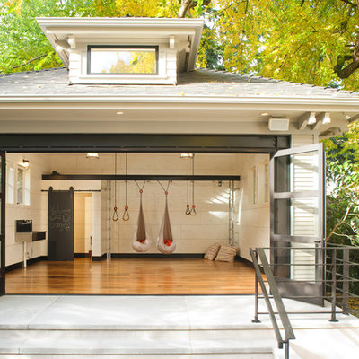 Inspiration for a contemporary home gym remodel in Seattle