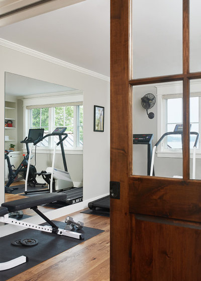 Coastal Home Gym by Visbeen Architects