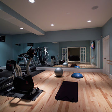 75 Home Gym With Blue Walls Ideas You Ll Love June 2022 Houzz - Paint Colors For Basement Home Gym