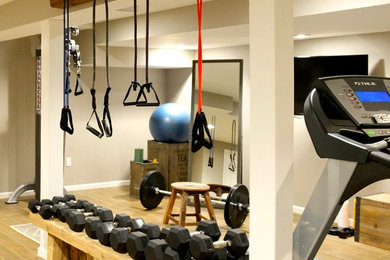 Example of an urban home gym design in New York