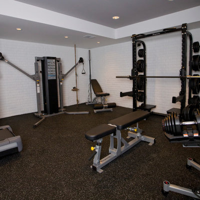 Elegant home gym photo in Detroit