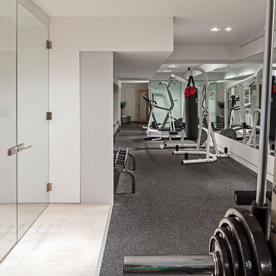 Inspiration for a modern home gym remodel in Toronto