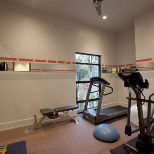 Foto di una palestra in casa minimalista