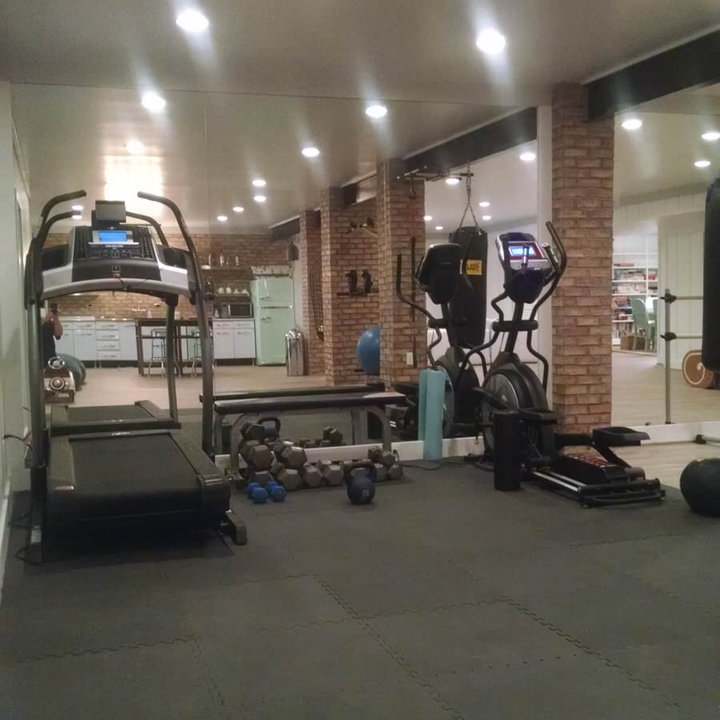 Basement Home Gym - Photos & Ideas | Houzz