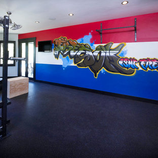 Foto di una grande palestra multiuso boho chic con pareti multicolore e pavimento in sughero