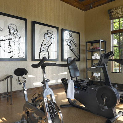 Inspiration for a transitional home gym remodel in Orlando