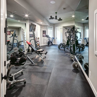 Inspiration for a timeless home gym remodel in Kansas City