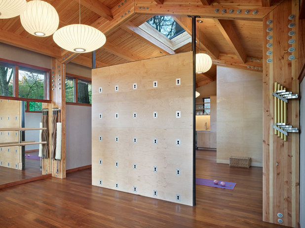 Modern Home Gym by SHKS Architects