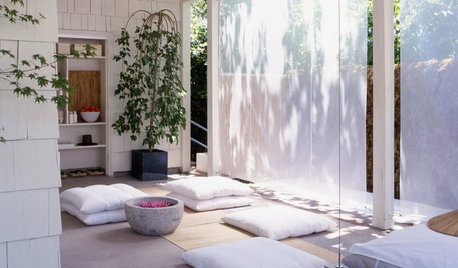 17 Beautifully Calming Yoga Spaces at Home