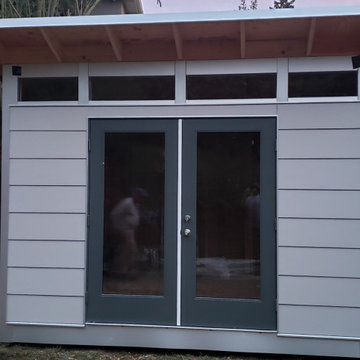 10x12 Signature Series with Lap Siding in Panda Gray