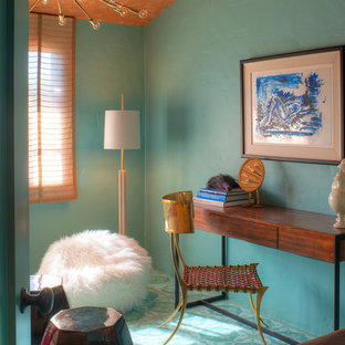 Exemple d'un bureau éclectique avec un mur bleu, un bureau indépendant et un sol turquoise.