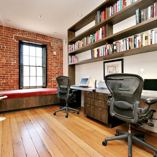 Industrial Arbeitszimmer mit Einbau-Schreibtisch in San Francisco