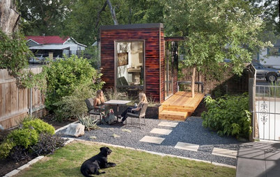 Houzz Tour: Ecofriendly Home-Office Shed in Austin