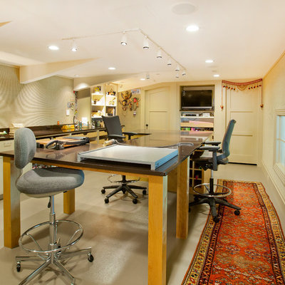 Trendy craft room photo in Omaha