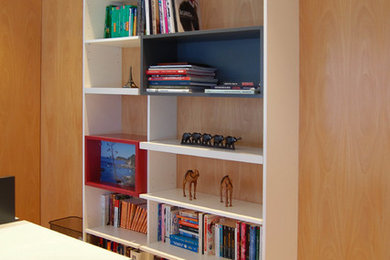 Home office - modern home office idea in Montreal