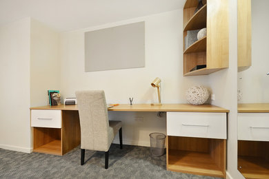Design ideas for a modern home office in London.