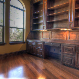 Elegant home office photo in Houston