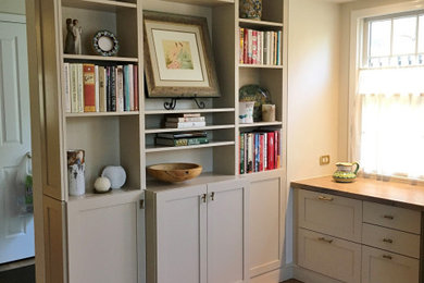 Home office - contemporary home office idea in DC Metro
