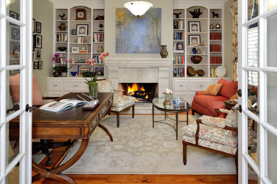 Example of a classic home office design in Houston
