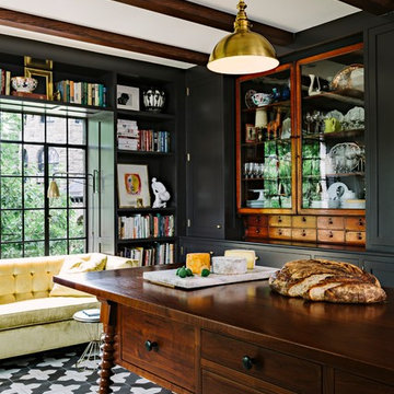 Black-and-White Badajoz for a Stylish Condo