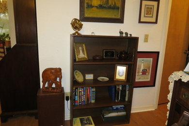 Example of a home office design in Orlando