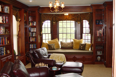 フィラデルフィアにあるトラディショナルスタイルのおしゃれなホームオフィス・書斎の写真