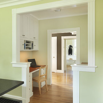 Captain's Residence: Small Desk Area