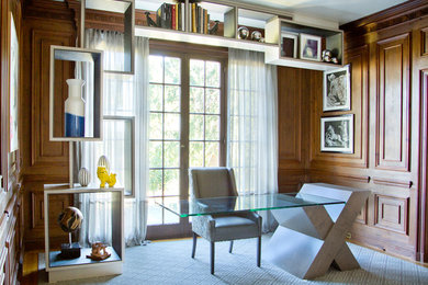 ニューヨークにあるエクレクティックスタイルのおしゃれなホームオフィス・書斎の写真